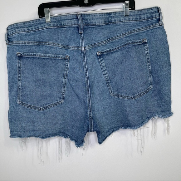 Old Navy OG Straight Jean Shorts in Size 26 - Picture 5 of 6